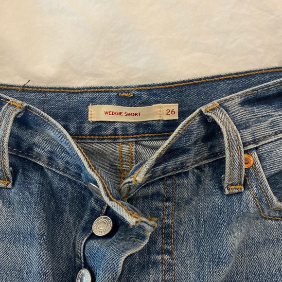 Levis Wedgie Denim Short - Picture 6 of 6